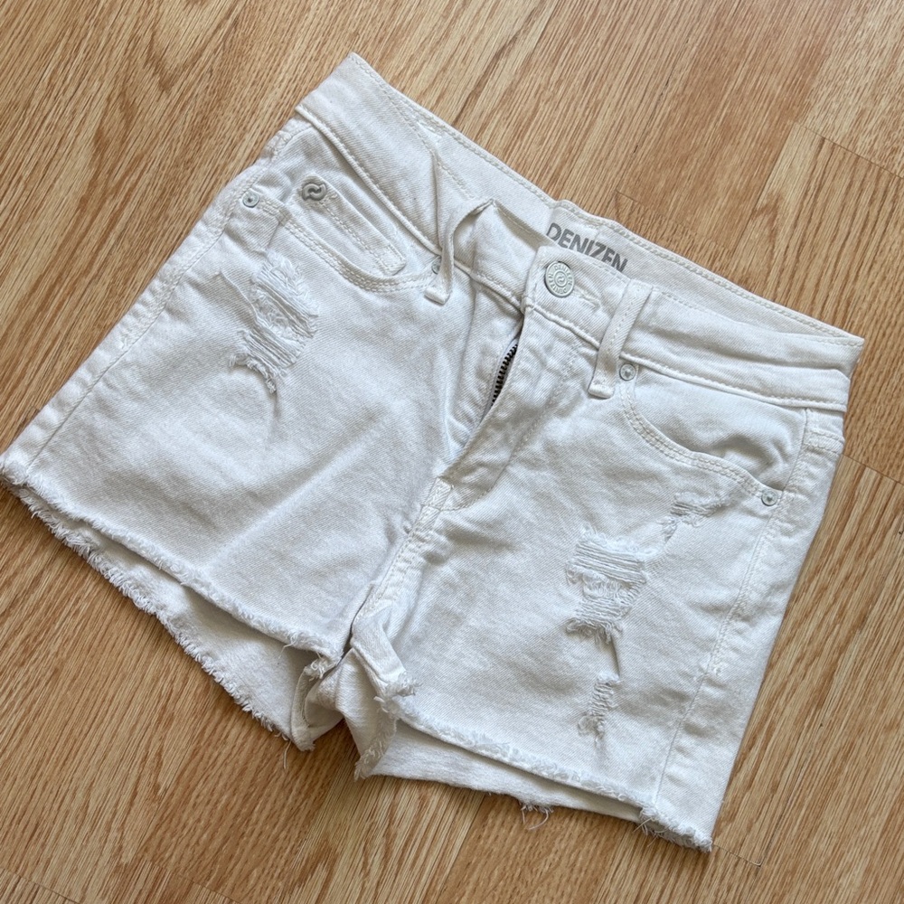 Denizen from Levi's Women's Cream Jean Shorts
